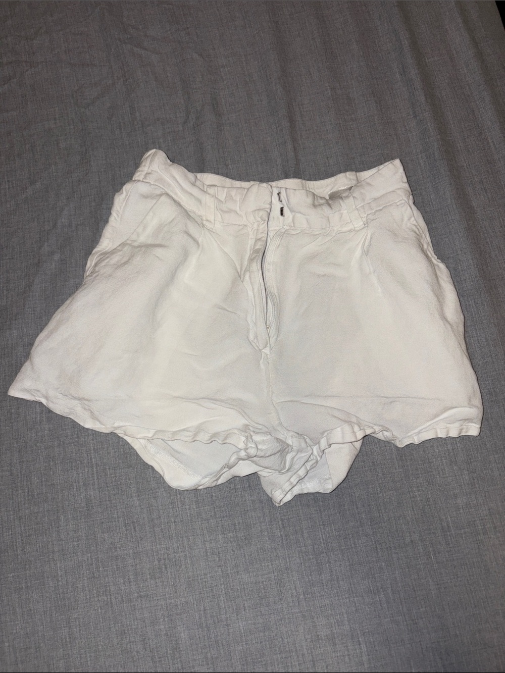 H&M White High-Waist Linen-Blend Shorts